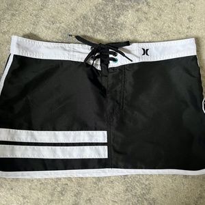 Hurley swim skirt size 5